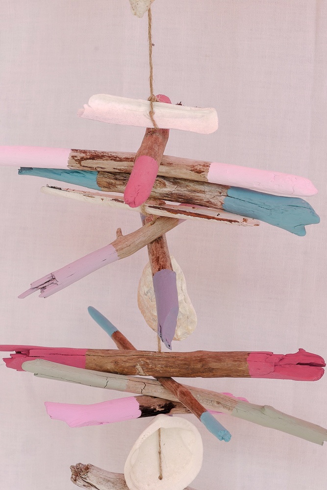 mobilee-aus-treibholz-und-muscheln mit-muscheln-und-treibholz-erstelltes-windspiel
