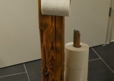 klopapierstaender-fachwerkbalken-papierabroller